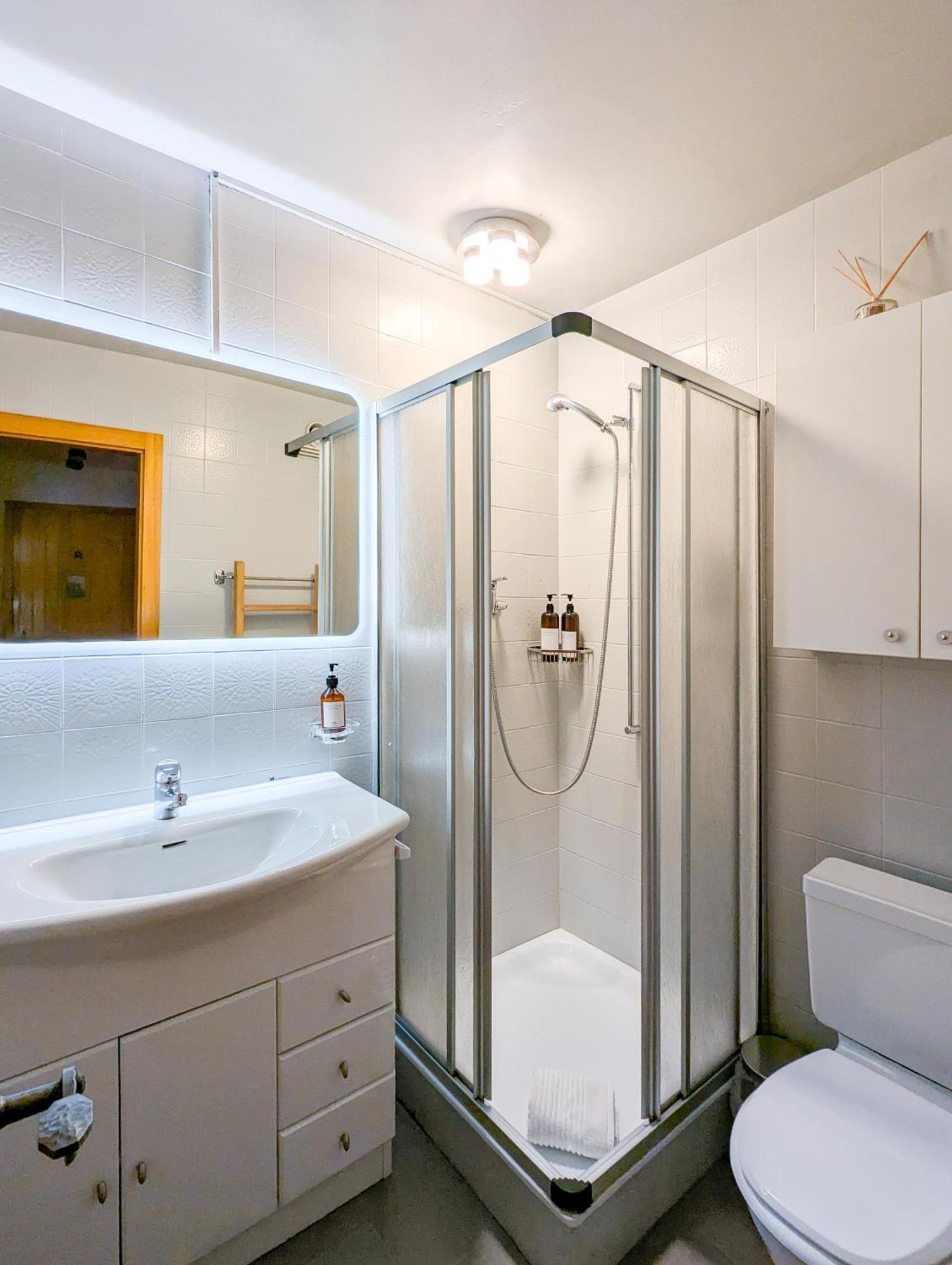 Апартаменты Cosy Centered With Garden And View In Вейзона Экстерьер фото